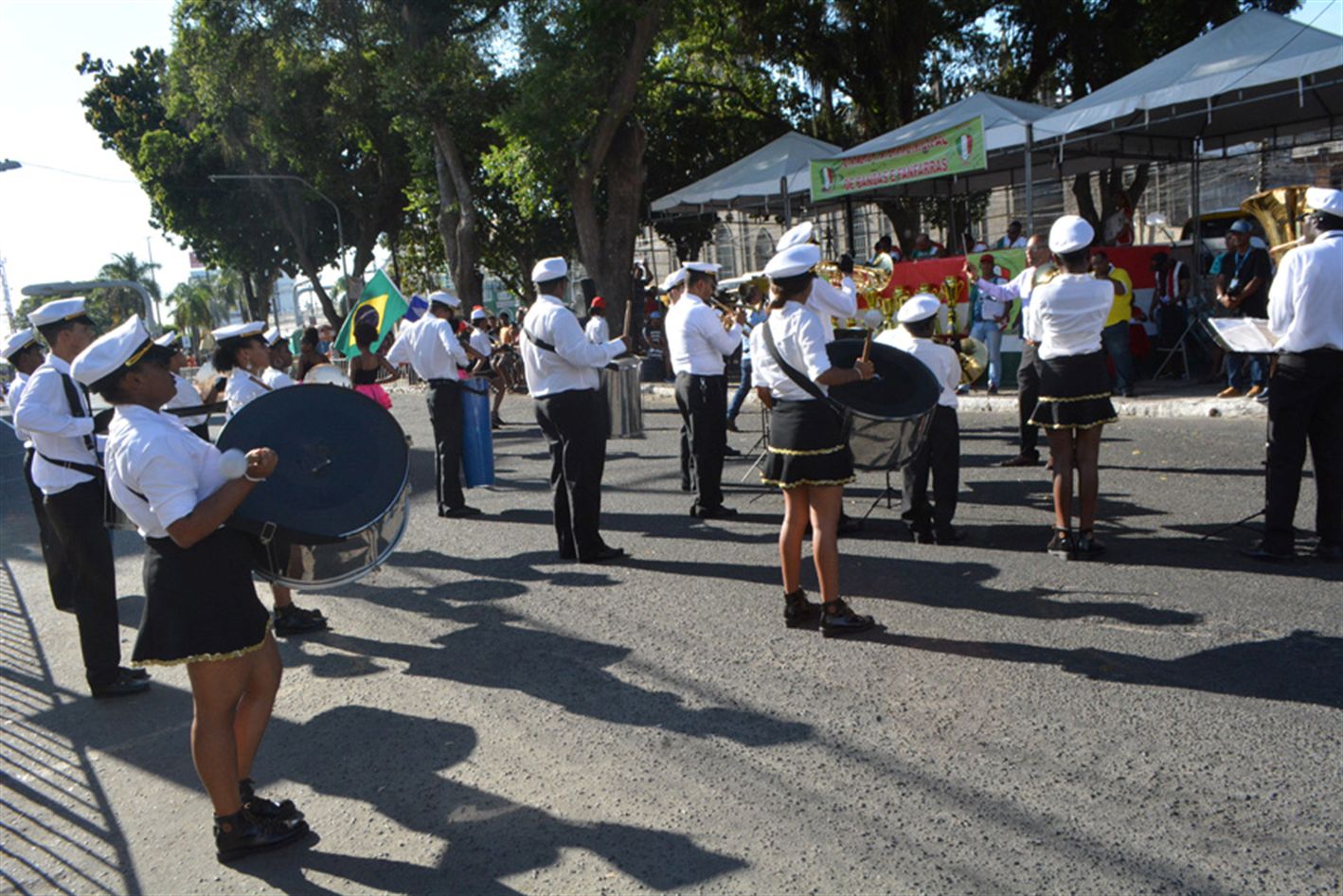 Festival traz 13 bandas e fanfarras para competição em Feira